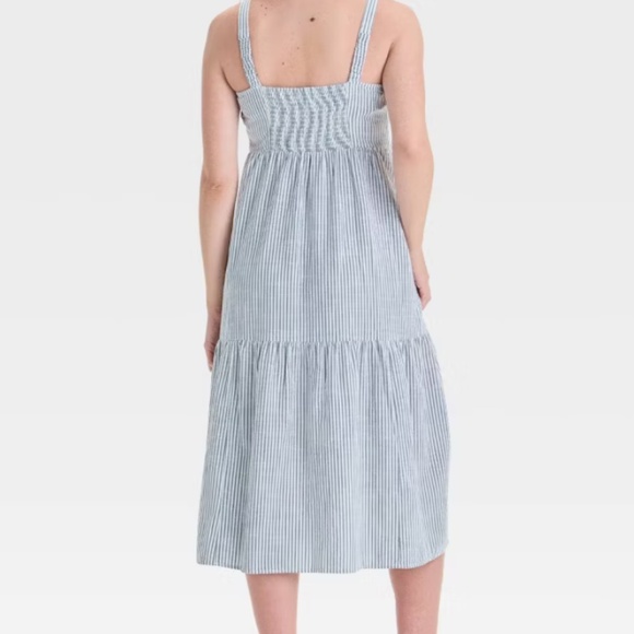 Isabel Maternity by Ingrid & Isabel | Button-Front Tiered Midi Dress | XXL - Picture 2 of 8